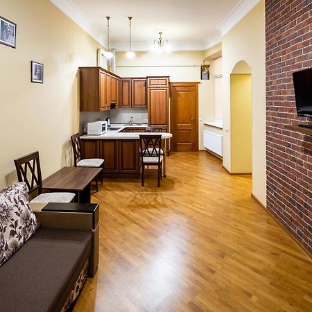 13 Franka Apartment 2 Лвив Екстериор снимка
