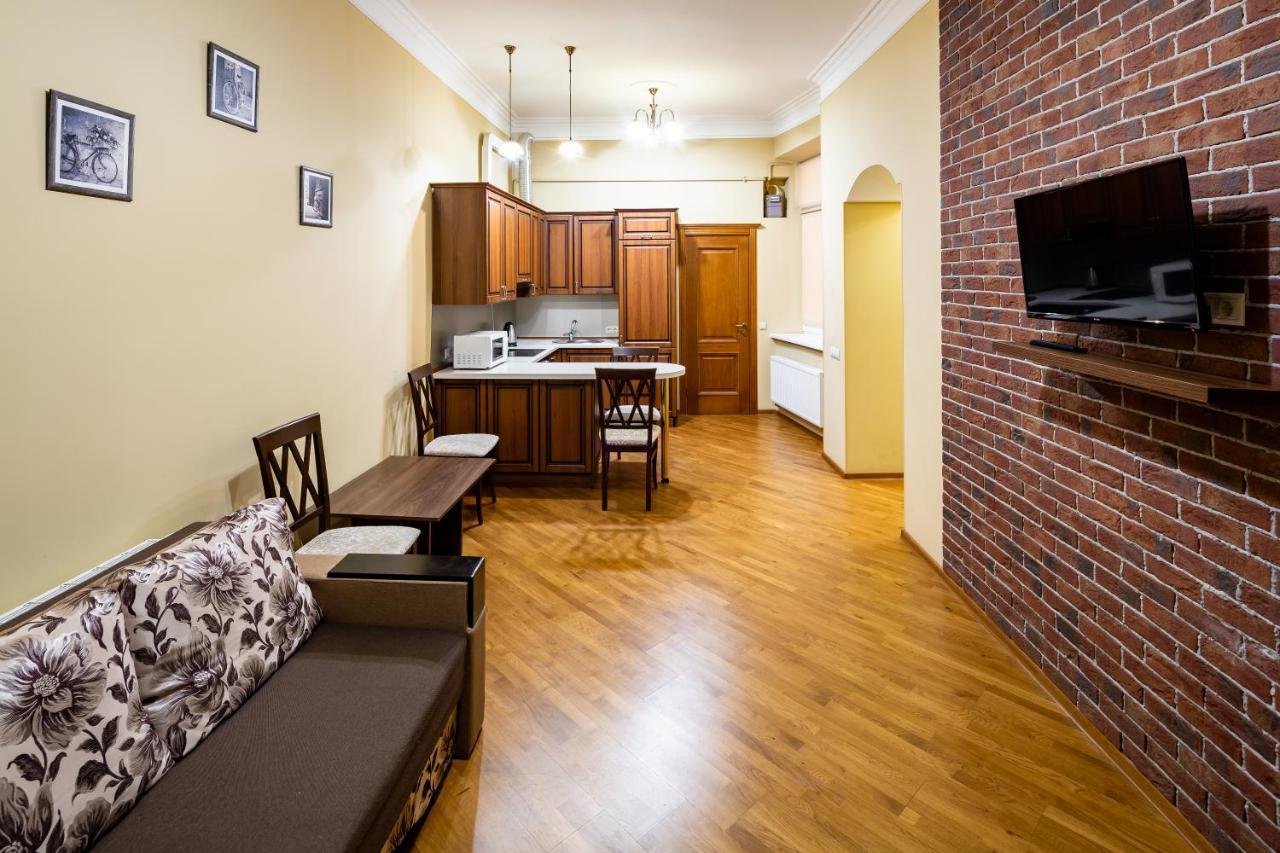 13 Franka Apartment 2 Лвив Екстериор снимка