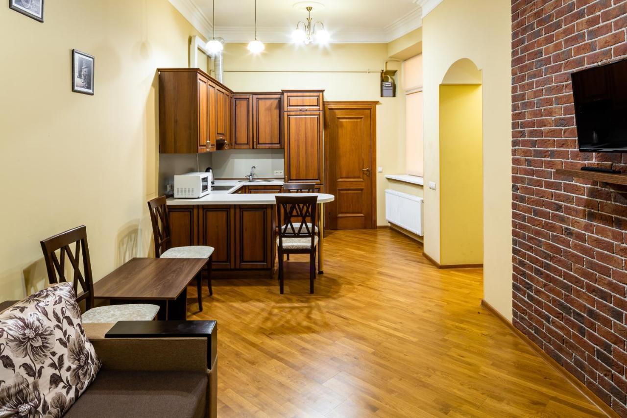 13 Franka Apartment 2 Лвив Екстериор снимка