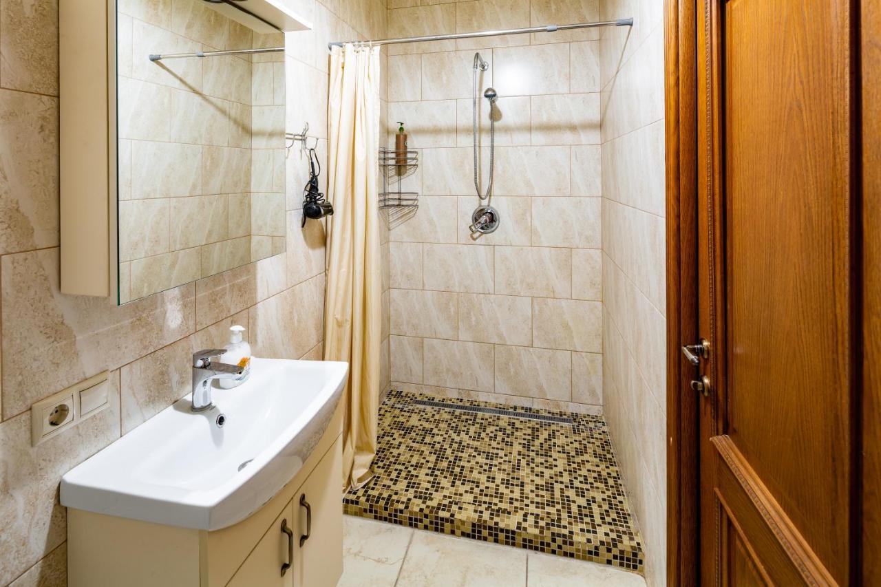 13 Franka Apartment 2 Лвив Екстериор снимка